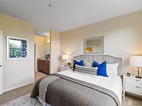 2960 SW Raymond Street 204, Seattle WA 98126