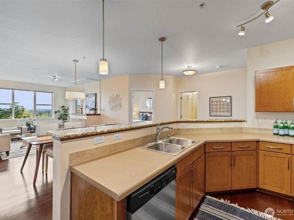 2960 SW Raymond Street 204, Seattle WA 98126