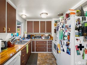 17563 12th Avenue NE, Shoreline WA 98155
