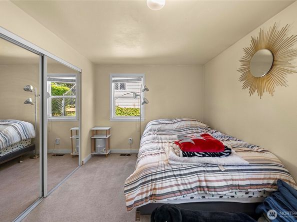 17563 12th Avenue NE, Shoreline WA 98155