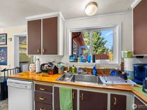 17563 12th Avenue NE, Shoreline WA 98155