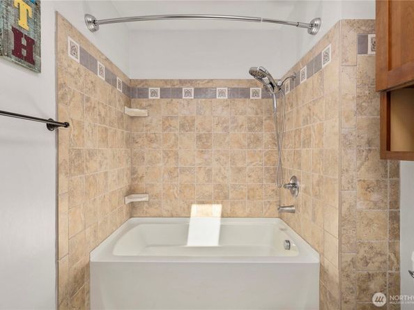 35770 27th Avenue S, Federal Way WA 98003