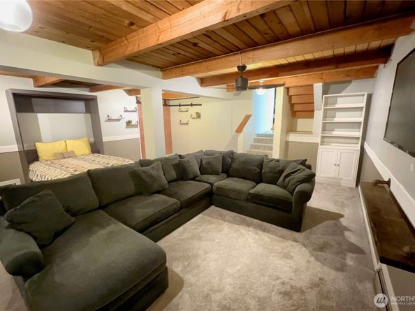 35770 27th Avenue S, Federal Way WA 98003
