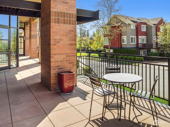 1840 25th Avenue NE 202, Issaquah WA 98029