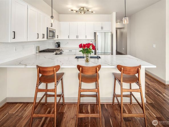 1840 25th Avenue NE 202, Issaquah WA 98029