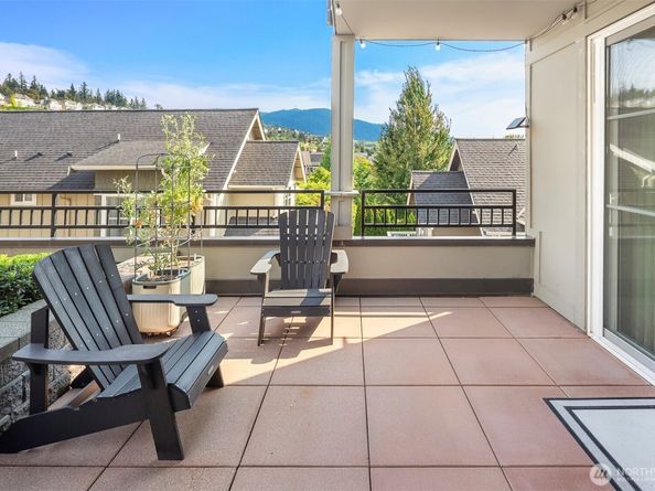 1840 25th Avenue NE 202, Issaquah WA 98029