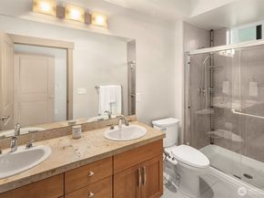 1840 25th Avenue NE 202, Issaquah WA 98029