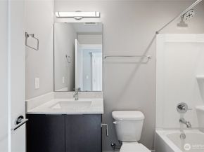 4910 S Willow Street B, Seattle WA 98118