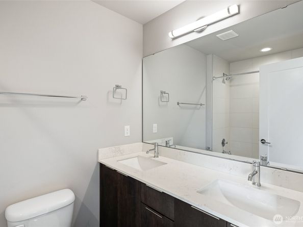 4910 S Willow Street B, Seattle WA 98118