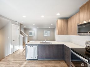 4910 S Willow Street B, Seattle WA 98118