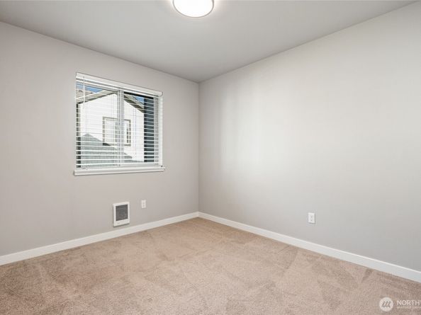 4910 S Willow Street B, Seattle WA 98118