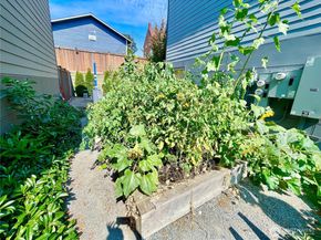4910 S Willow Street B, Seattle WA 98118