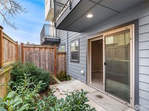 4910 S Willow Street B, Seattle WA 98118