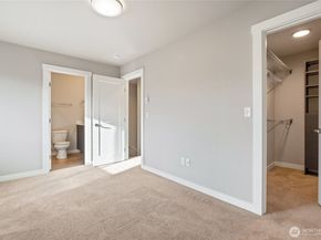 4910 S Willow Street B, Seattle WA 98118