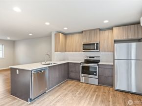 4910 S Willow Street B, Seattle WA 98118