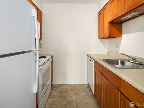 12424 NE 145th Street C25, Kirkland WA 98034