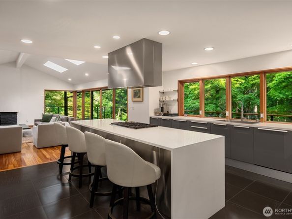 12741 NE 39th Street, Bellevue WA 98005