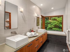 12741 NE 39th Street, Bellevue WA 98005