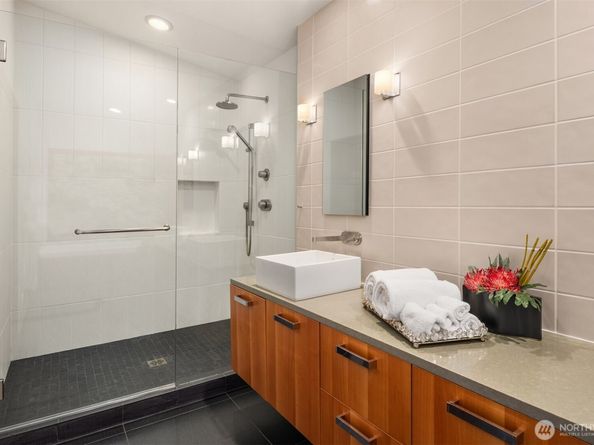 12741 NE 39th Street, Bellevue WA 98005