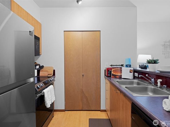 668 S Lane Street 603, Seattle WA 98104