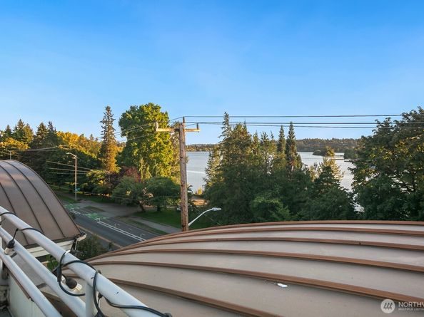 7700 E Green Lake Drive N A7, Seattle WA 98103