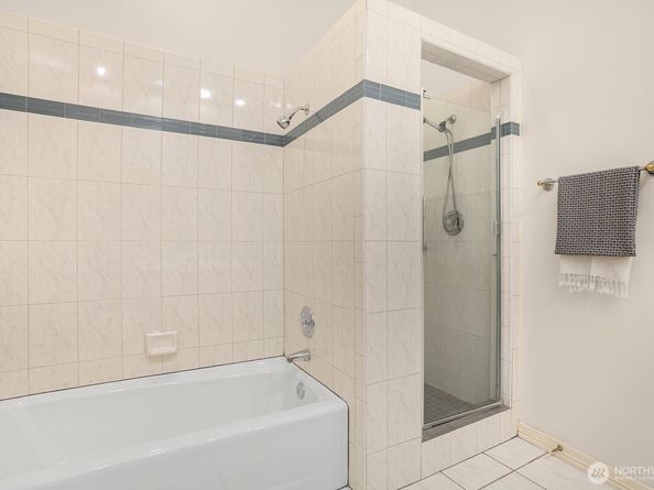 7700 E Green Lake Drive N A7, Seattle WA 98103
