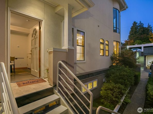 7700 E Green Lake Drive N A7, Seattle WA 98103