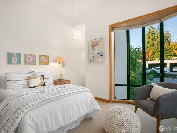 7700 E Green Lake Drive N A7, Seattle WA 98103