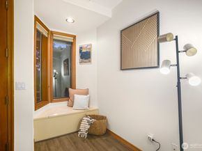 7700 E Green Lake Drive N A7, Seattle WA 98103