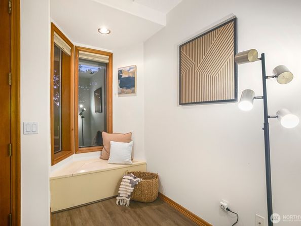7700 E Green Lake Drive N A7, Seattle WA 98103