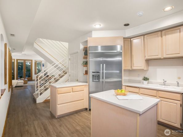 7700 E Green Lake Drive N A7, Seattle WA 98103