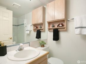 7700 E Green Lake Drive N A7, Seattle WA 98103