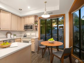7700 E Green Lake Drive N A7, Seattle WA 98103
