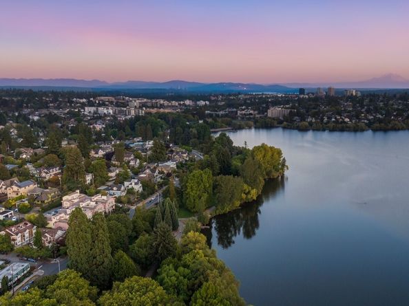 7700 E Green Lake Drive N A7, Seattle WA 98103