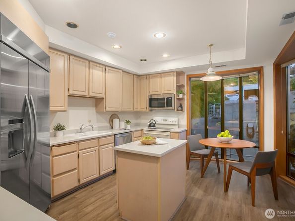 7700 E Green Lake Drive N A7, Seattle WA 98103