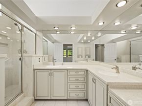 10057 Wallingford Avenue N 12, Seattle WA 98133