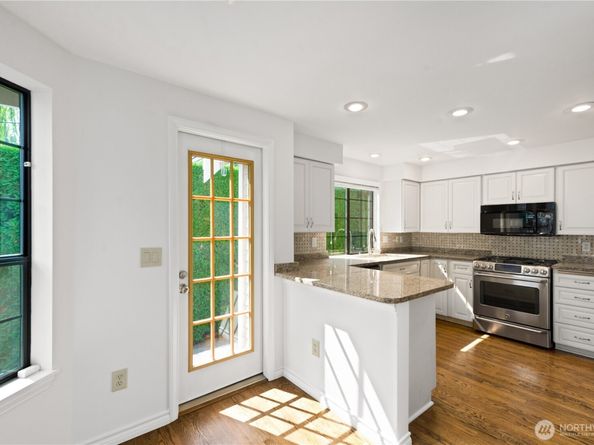 10057 Wallingford Avenue N 12, Seattle WA 98133