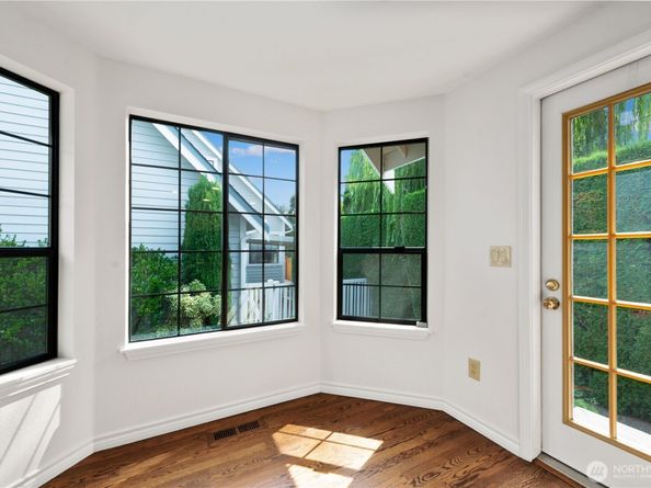 10057 Wallingford Avenue N 12, Seattle WA 98133