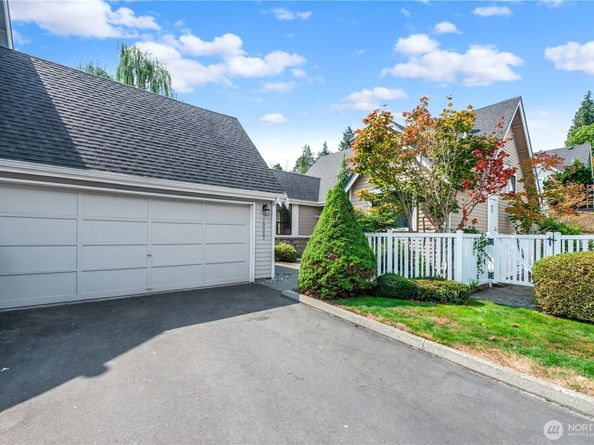 10057 Wallingford Avenue N 12, Seattle WA 98133