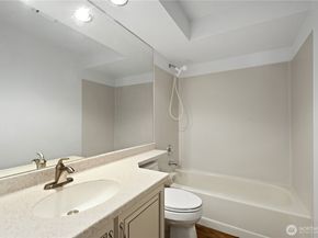10057 Wallingford Avenue N 12, Seattle WA 98133