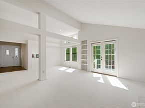 10057 Wallingford Avenue N 12, Seattle WA 98133
