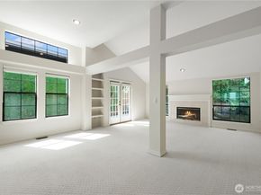 10057 Wallingford Avenue N 12, Seattle WA 98133