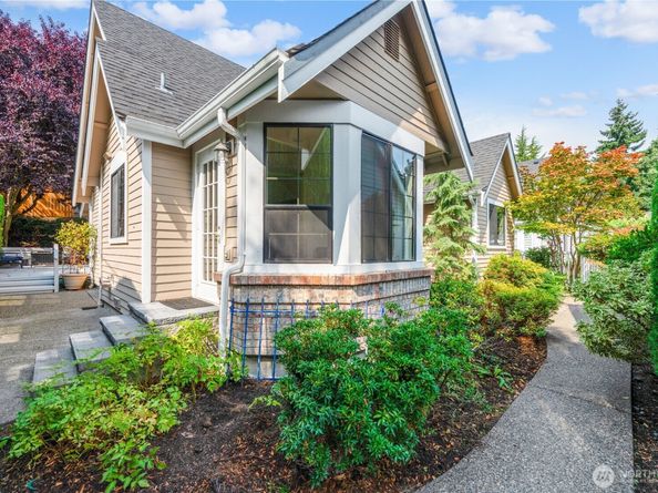 10057 Wallingford Avenue N 12, Seattle WA 98133