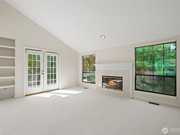 10057 Wallingford Avenue N 12, Seattle WA 98133