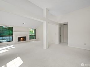 10057 Wallingford Avenue N 12, Seattle WA 98133