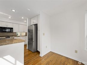 10057 Wallingford Avenue N 12, Seattle WA 98133