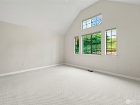 10057 Wallingford Avenue N 12, Seattle WA 98133