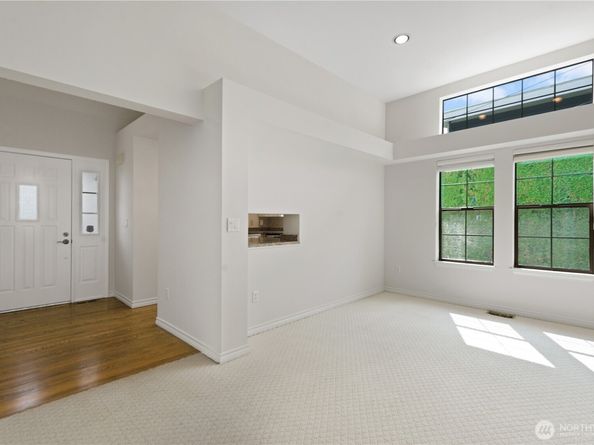 10057 Wallingford Avenue N 12, Seattle WA 98133