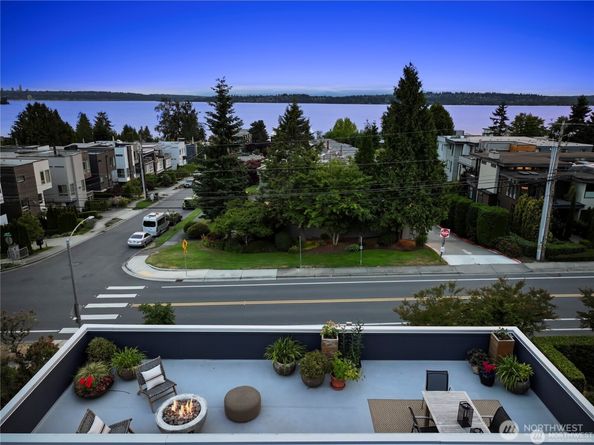 6304 Lakeview Drive, Kirkland WA 98033