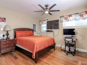 17917 116th Avenue SE, Renton WA 98058
